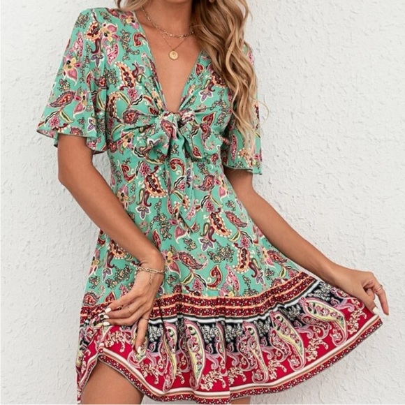 BOHO FLORAL SUMMER DRESS WITH BUTTERFLY SLEEVES  TIE IN FRONT! Size M, L & XL 🔥 - Picture 4 of 5